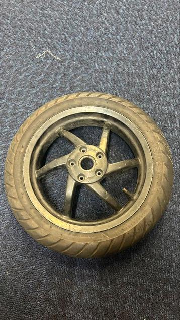 13 inch runner rst velg met band beschikbaar voor biedingen