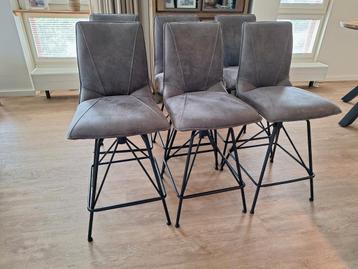 6 of 4 eetkamer stoelen,barkrukken,barstoelen van Xooon beschikbaar voor biedingen