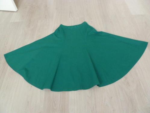 Groene (wijdere) rok. Mt. 36 / 38., Kleding | Dames, Rokken, Gedragen, Maat 36 (S), Groen, Knielengte, Ophalen of Verzenden