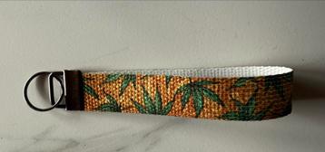 Sleutelhanger met Bladmotief  beschikbaar voor biedingen