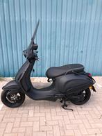 ZEER nette PIAGGIO SPRINT brommer4takt Quattro, Fietsen en Brommers, Ophalen, Maximaal 45 km/u, Vespa S, Zo goed als nieuw