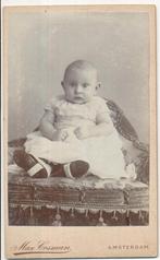 Foto - Fotograaf: Max Cosman, Portret van een zittende Baby, Gebruikt, Foto, Ophalen of Verzenden, Voor 1940