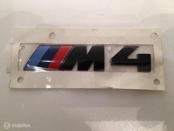 Embleem M4 BMW F83 8068579 beschikbaar voor biedingen