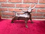 fraai gestileerd bronzen beeld van een stier, Antiek en Kunst, Antiek | Koper en Brons, Ophalen of Verzenden, Brons