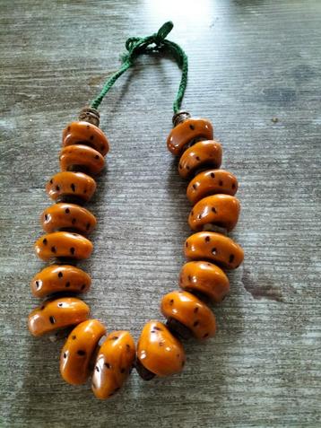 Prachtige oude geperste amber barensteen ketting. beschikbaar voor biedingen