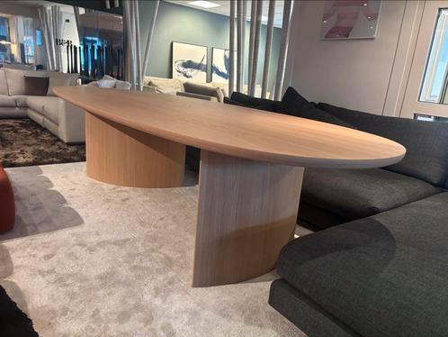 Arco Dew showmodel 120x300 cm duramas eiken LP € 7.500 -30%, Huis en Inrichting, Tafels | Salontafels, Zo goed als nieuw, Minder dan 50 cm