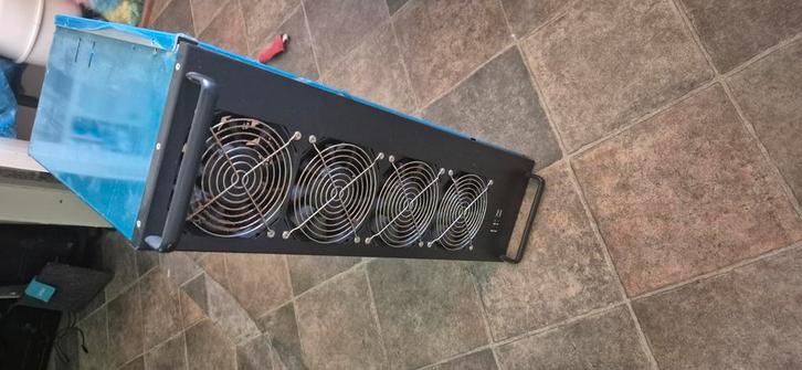 Btc Eth Crypto-miner / GPU-rig chassis + Moederbord + 2000W, Computers en Software, Overige Computers en Software, Zo goed als nieuw