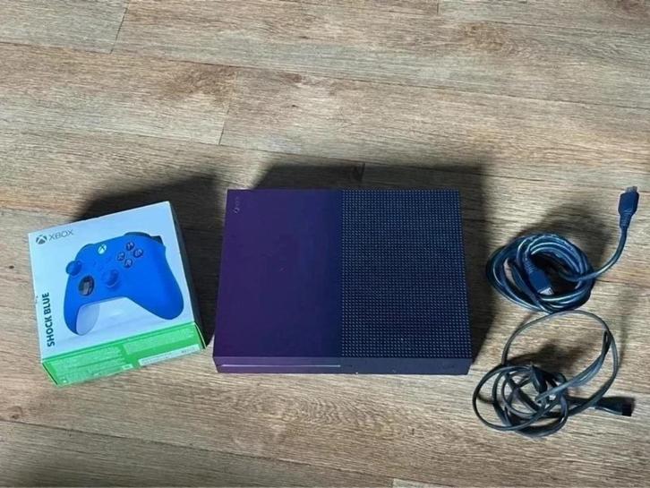 Xbox One S 1TB Fortnite Special Edition met Controller, Spelcomputers en Games, Spelcomputers | Xbox One, Zo goed als nieuw, 1 TB