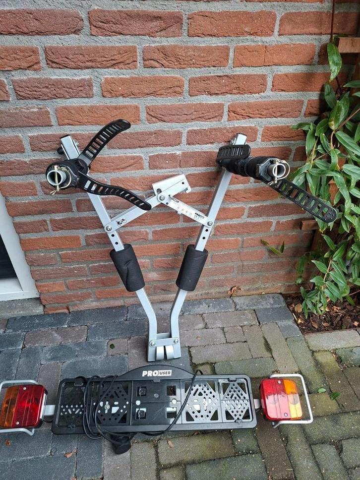 Pro user briljant fietendrager voor 2 fietsen, Auto diversen, Fietsendragers, Zo goed als nieuw, Trekhaakdrager, Ophalen