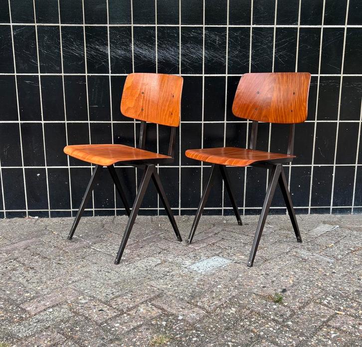 Mooie 59,-  Galvanitas S16 schoolstoelen Amsterdam Antwerpen, Huis en Inrichting, Stoelen, Gebruikt, Bruin, Ophalen of Verzenden