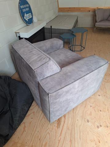 Grijze loungestoel