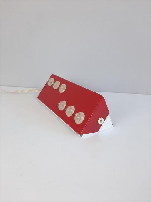 Vintage wandlamp | leeslamp rood met kunststof inzetstukjes, Huis en Inrichting, Lampen | Wandlampen, Gebruikt, Kunststof, Metaal