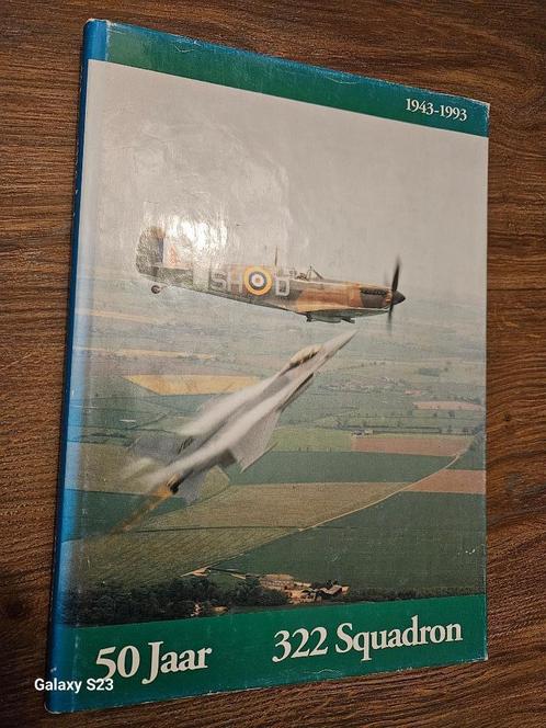 322 Squadron 50 jaar - 1943-1993, Verzamelen, Luchtvaart en Vliegtuigspotten, Gebruikt, Boek of Tijdschrift, Ophalen of Verzenden
