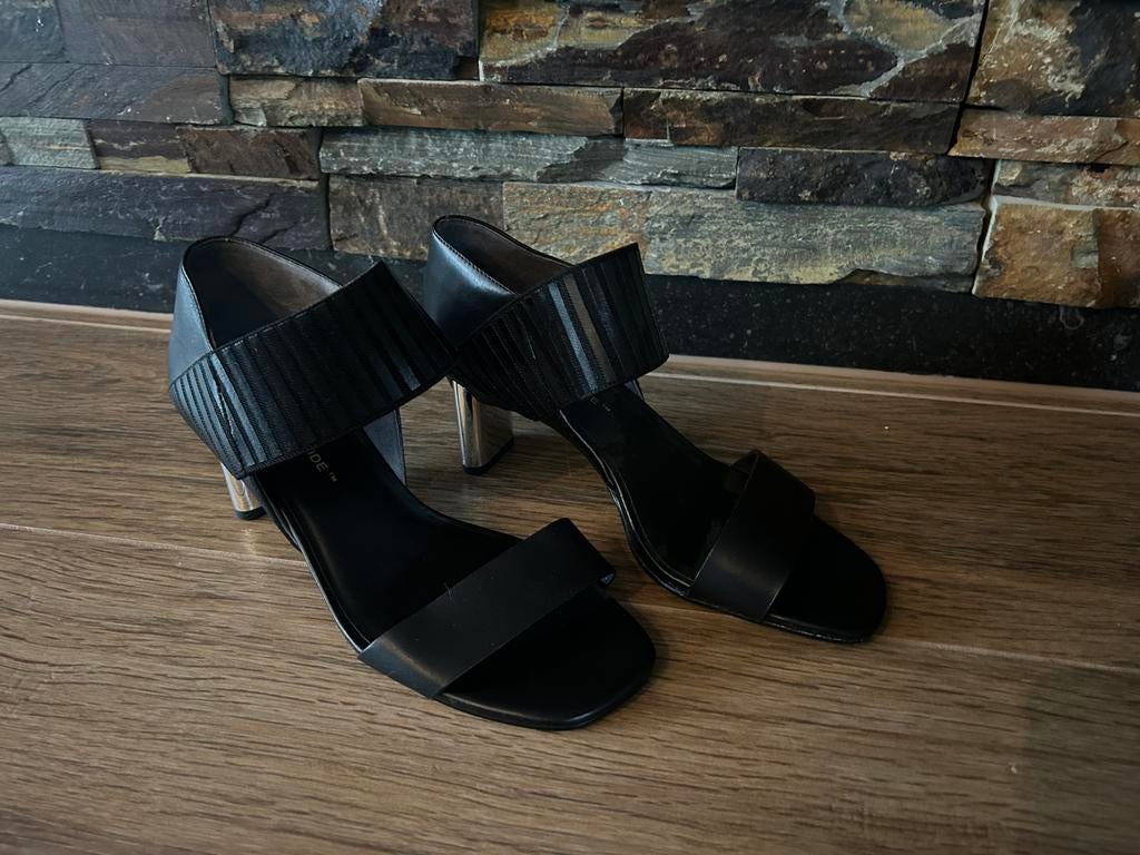 Dames pumps, Ophalen of Verzenden, Zo goed als nieuw, Zwart