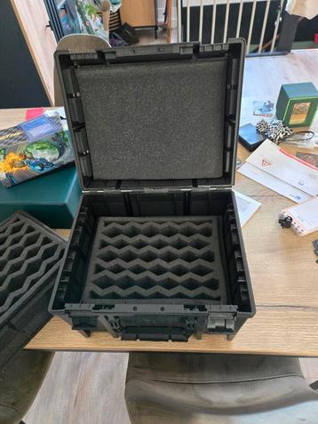 Warhammer koffers beschikbaar voor biedingen