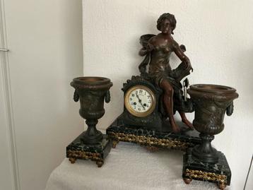 Franse klok beschikbaar voor biedingen