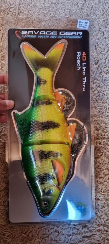 Savage Gear Line Thru Roach 32cm 4D SS beschikbaar voor biedingen