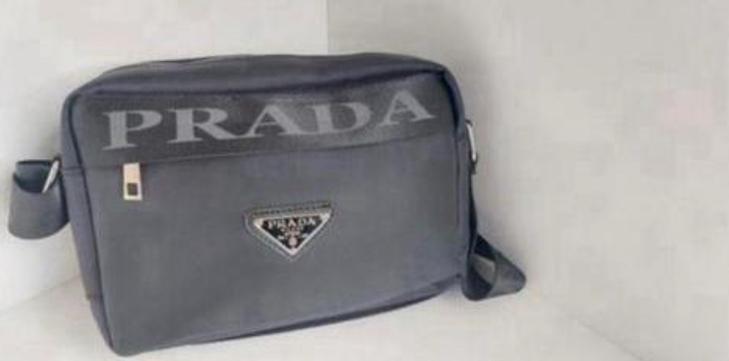 Prada schoudertas, Sieraden, Tassen en Uiterlijk, Tassen | Schoudertassen, Ophalen of Verzenden, Nieuw, Zwart