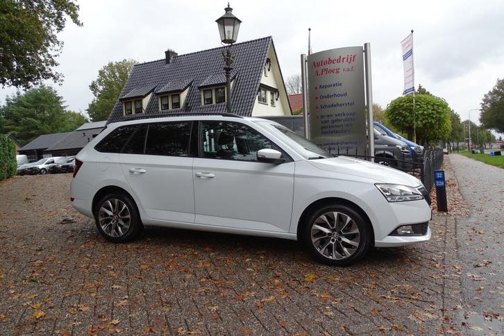 Skoda Fabia Combi 1.0 TSI Bus. Edition Navigatie Trekhaak 1e, Auto's, Skoda, Bedrijf, Fabia, ABS, Airbags, Airconditioning, Android Auto