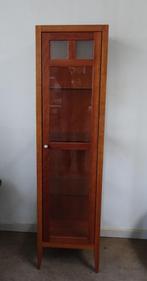 Kersenhouten design vitrinekast met ingebouwde verlichting., Huis en Inrichting, Kasten | Vitrinekasten, Ophalen, Gebruikt, 50 tot 100 cm