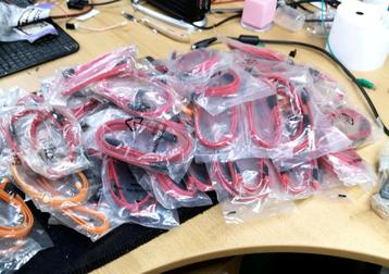 Partij SATA kabels , data en /of voedingskabel beschikbaar voor biedingen