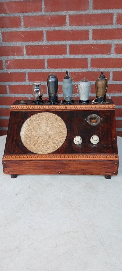 Antieke radio met 5 zeldzame radio buizen  oa.philips af 5, Antiek en Kunst, Antiek | Tv's en Audio, Ophalen of Verzenden