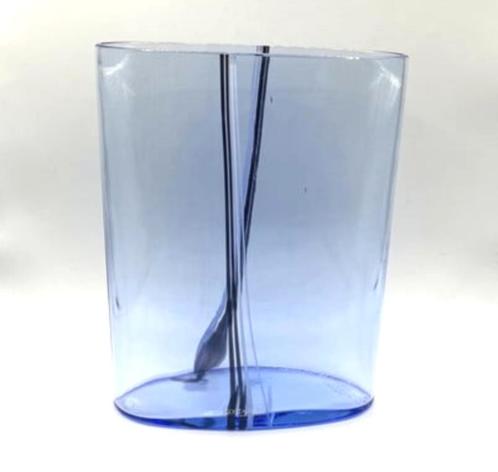 Kosta Boda - Blue rainbow vaas, Huis en Inrichting, Woonaccessoires | Vazen, Blauw, Minder dan 50 cm, Aardewerk of Porselein, Verzenden