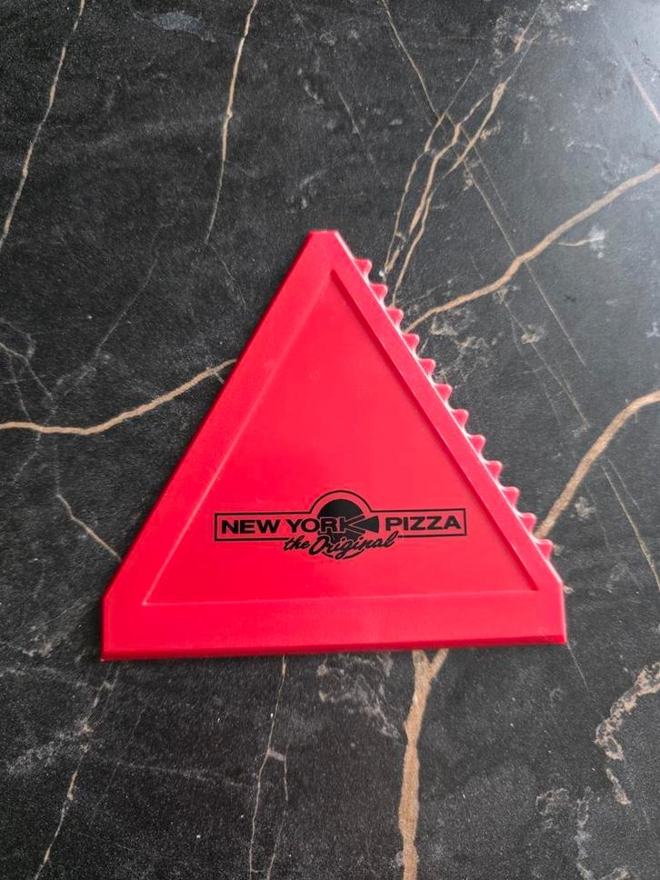 New York Pizza pizza deegschraper deegsnijder NIEUW, Huis en Inrichting, Keuken | Keukenbenodigdheden, Nieuw, Ophalen of Verzenden