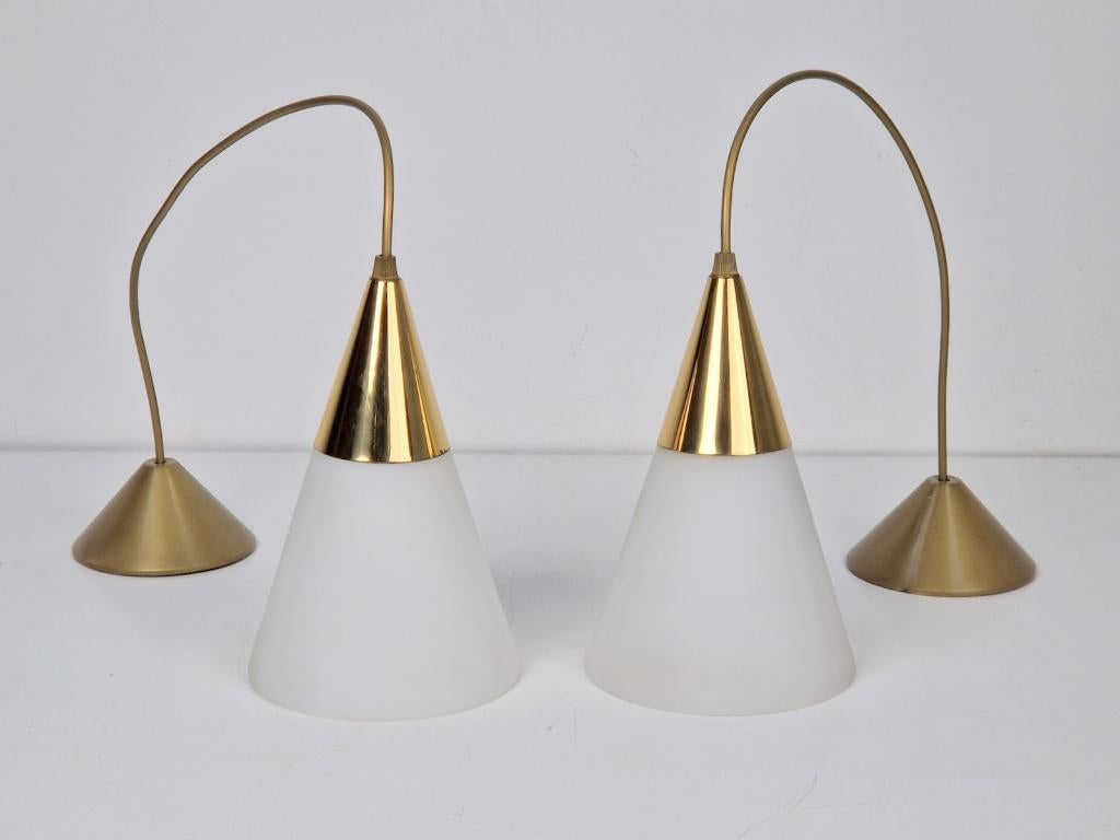 Set 2 vintage cone hanglamp melk glas messing regency ‘70, Huis en Inrichting, Lampen | Hanglampen, N, Regency vintage, Ophalen of Verzenden