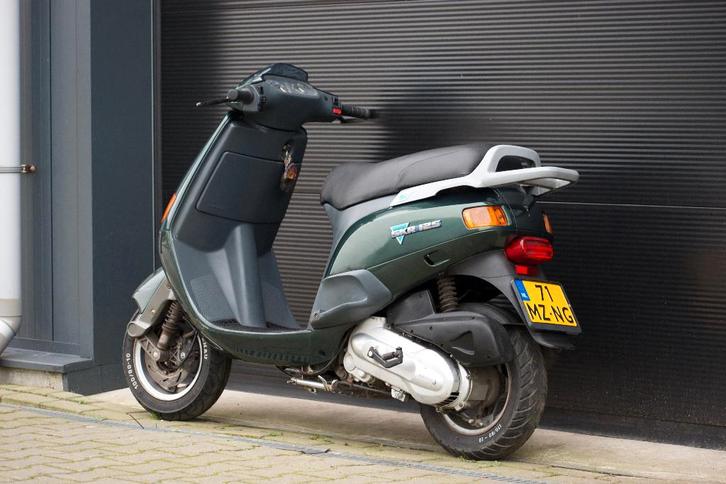 Piaggio SKR 125cc A1, Fietsen en Brommers, Scooters | Piaggio, Zo goed als nieuw, Overige modellen, Tweetakt, Ophalen