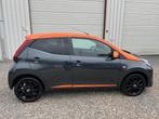 Toyota Aygo 1.0 VVT-i x-JBL 1e-EIG.NEW-APK.CLIMA.NAVI.CAM.NA, Voorwielaandrijving, Stof, Gebruikt, 4 stoelen