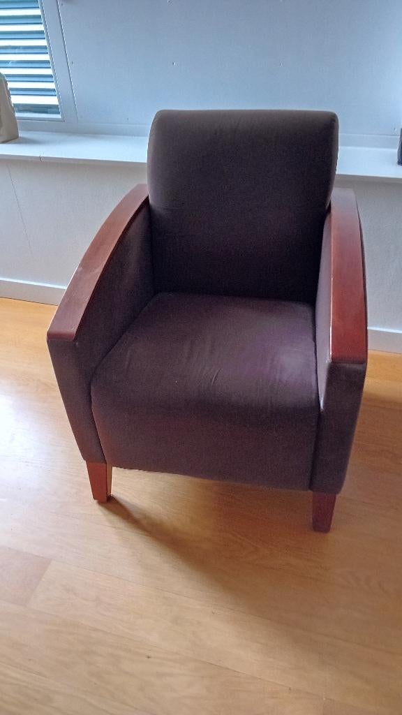 2 stoelen bruin met kersen leuning, Huis en Inrichting, Stoelen, Ophalen, Gebruikt, Bruin, Twee