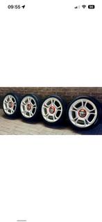 Originele Fiat 500 Abarth velgen ZGAN Pirelli winterbanden, Ophalen, Banden en Velgen, 17 inch, 205 mm