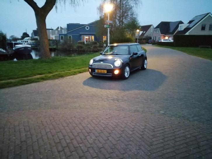 Mini 1.6 D Cooper 2008 Zwart Leder bekleding 17inch wielen, Auto's, Mini, Particulier, Cooper, ABS, Airbags, Airconditioning, Bluetooth