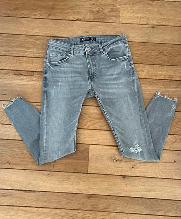 Amisu grijze skinny low waist jeans – maat 30 / M beschikbaar voor biedingen