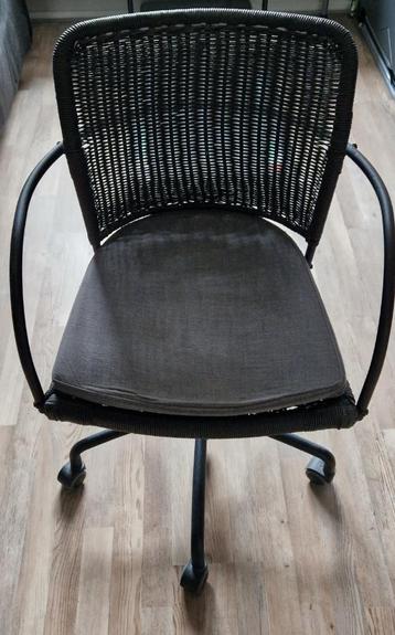 Bureaustoel beschikbaar voor biedingen