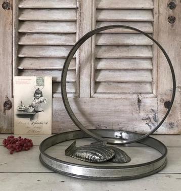 Vintage Franse taart ring beschikbaar voor biedingen