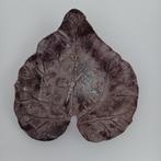 Klok van steen, rabarber blad, Huis en Inrichting, Woonaccessoires | Klokken, Ophalen of Verzenden, Zo goed als nieuw, Analoog