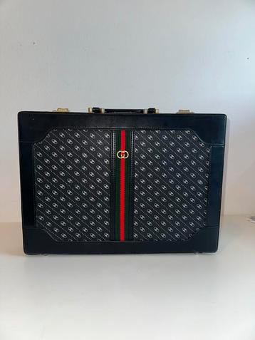 Vintage Gucci Aktetas - Mogelijk Authentiek beschikbaar voor biedingen