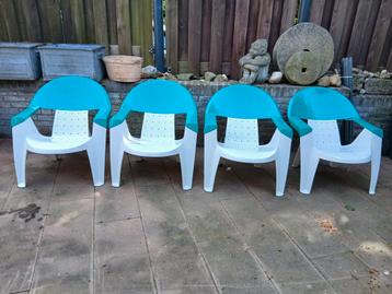 4 Loungestoelen Tuinstoelen  beschikbaar voor biedingen