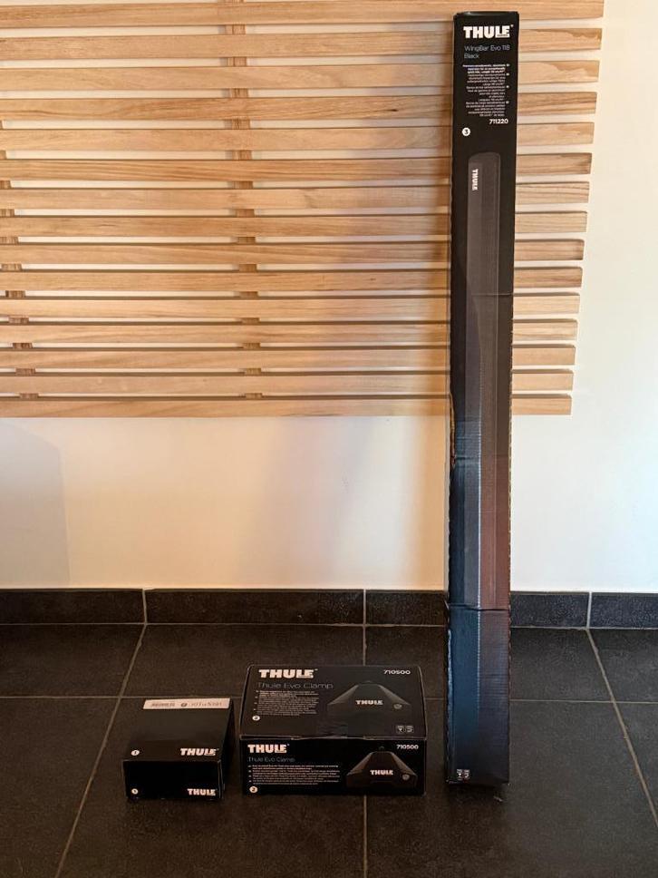 Thule WingBar Evo 118 Black + Thule Evo Clamp 710500, Auto diversen, Dakdragers, Nieuw, Ophalen of Verzenden