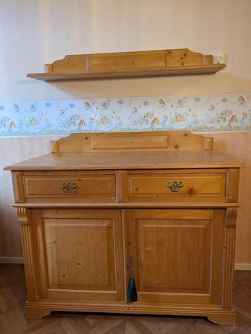 Grenen commode en bijpassende kleding/speelgoedkast beschikbaar voor biedingen