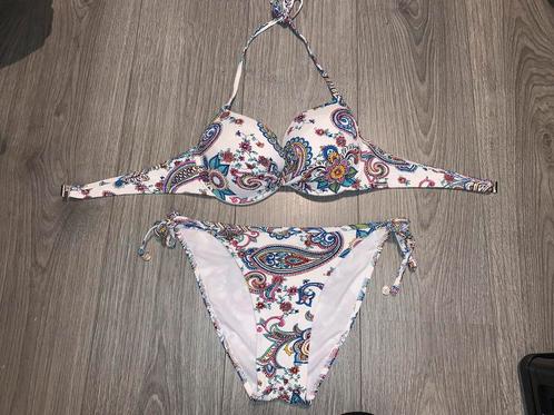 censored dames witte boho cup bikini maat M / D75, Kleding | Dames, Badmode en Zwemkleding, Zo goed als nieuw, Bikini, Wit, Ophalen of Verzenden