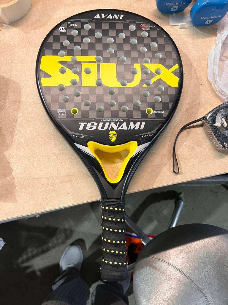 Padel racket siux tsunami zo goed als nieuw, Sport en Fitness, Padel, Siux, Ophalen of Verzenden, Zo goed als nieuw, Padelracket