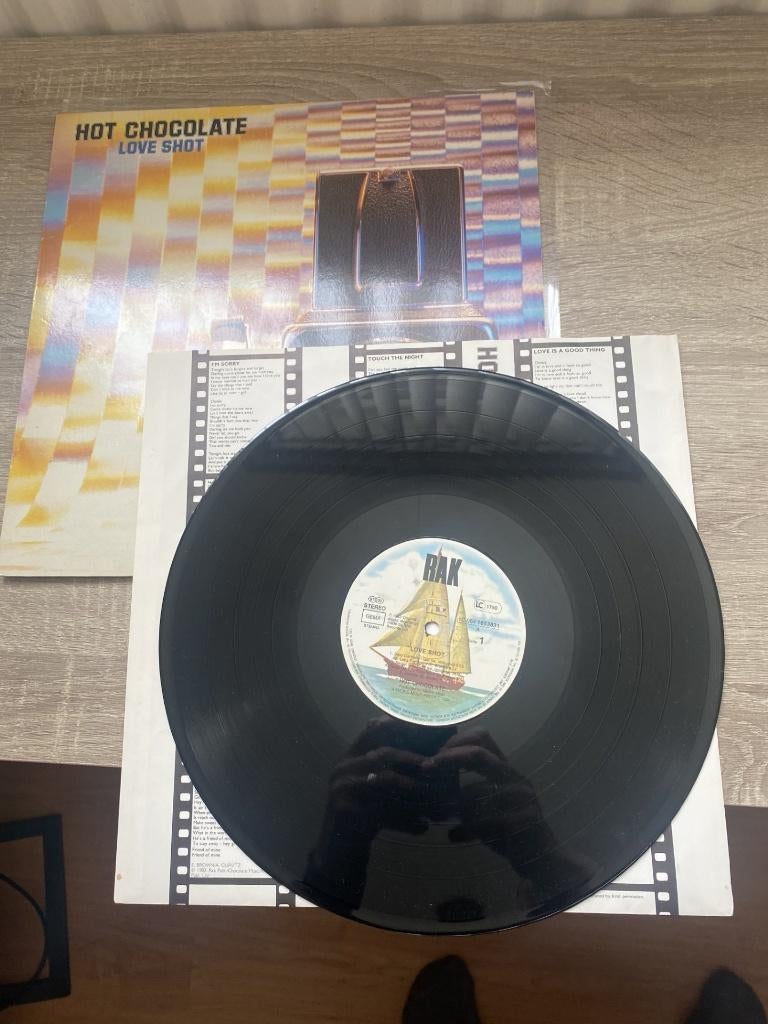 Hot Chocolate – Love Shot, Cd's en Dvd's, Vinyl | Pop, Ophalen of Verzenden, Zo goed als nieuw, 12 inch