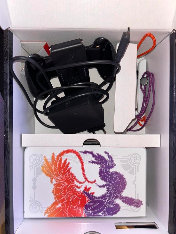 Nintendo Switch OLED Pokémon Scarlet & Violet Editie, Spelcomputers en Games, Games | Nintendo Switch, Zo goed als nieuw, Role Playing Game (Rpg)