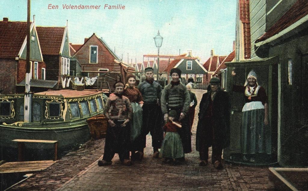 Een Volendammer Familie  131130, Ophalen of Verzenden, Voor 1920, Ongelopen, Noord-Holland