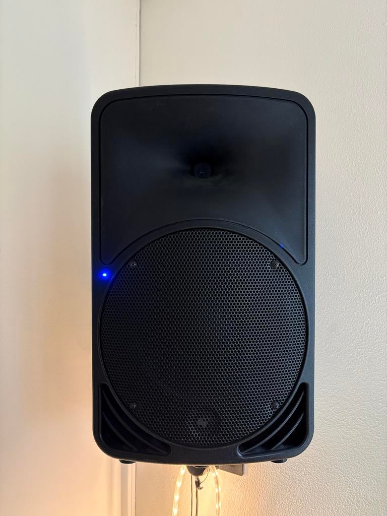 2x Mackie SRM350 V2 10” incl statief, hoes en kabel, Muziek en Instrumenten, Versterkers | Keyboard, Monitor en PA, Gebruikt, P.A.