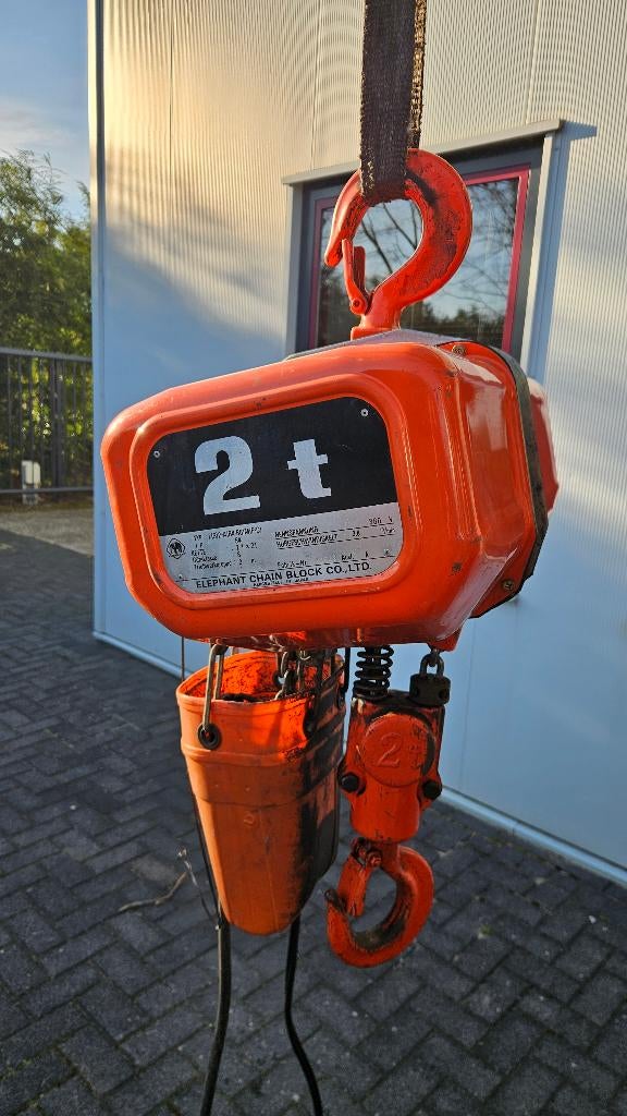 Elektrische kettingtakel compleet 380V 2ton 4m hijshoogte, Doe-het-zelf en Verbouw, Lieren en Takels, Ophalen, Gebruikt, Elektrisch