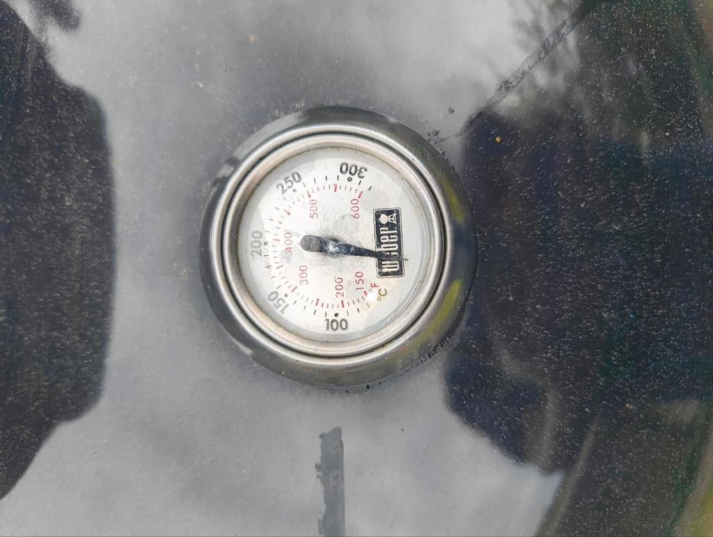 Weber BBQ 57 cm - Goede staat met kleine gebreken, Ophalen, Gebruikt, Weber